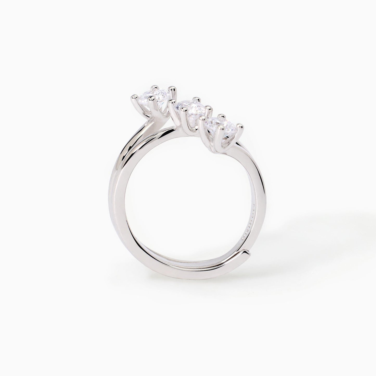 Anello Trilogy in Argento con Tre Punti Luce – Mabina 523290