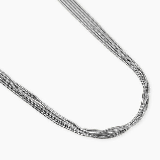 Collana a catenina sottile Kidult in acciaio silver con piccole pietre naturali di agata nera alternate - Alfano Gioielli Gioielleria Palermo.
