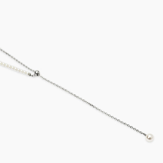 Collana lunga Kidult in acciaio silver con pietre naturali di agata bianca alternate lungo la catena - Alfano Gioielli Gioielleria Palermo.