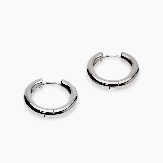 Orecchini a cerchio Kidult in acciaio silver con pietre naturali di agata nera incastonate lungo il design - Alfano Gioielli Gioielleria Palermo.