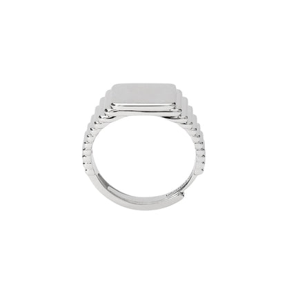 Anello da mignolo chevalier Mabina in argento 925 di forma quadrata con piccolo diamante lab grown centrale.