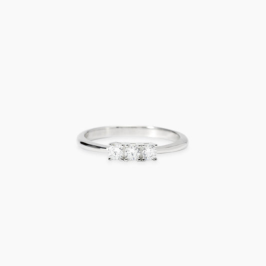 Anello solitario Mabina in argento 925 con diamante lab grown 0,10 carati taglio brillante e montatura a 4 griffe.