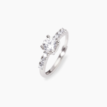 Anello veretta Mabina Jasmine in argento 925 con sette zirconi bianchi taglio brillante incastonati in linea.