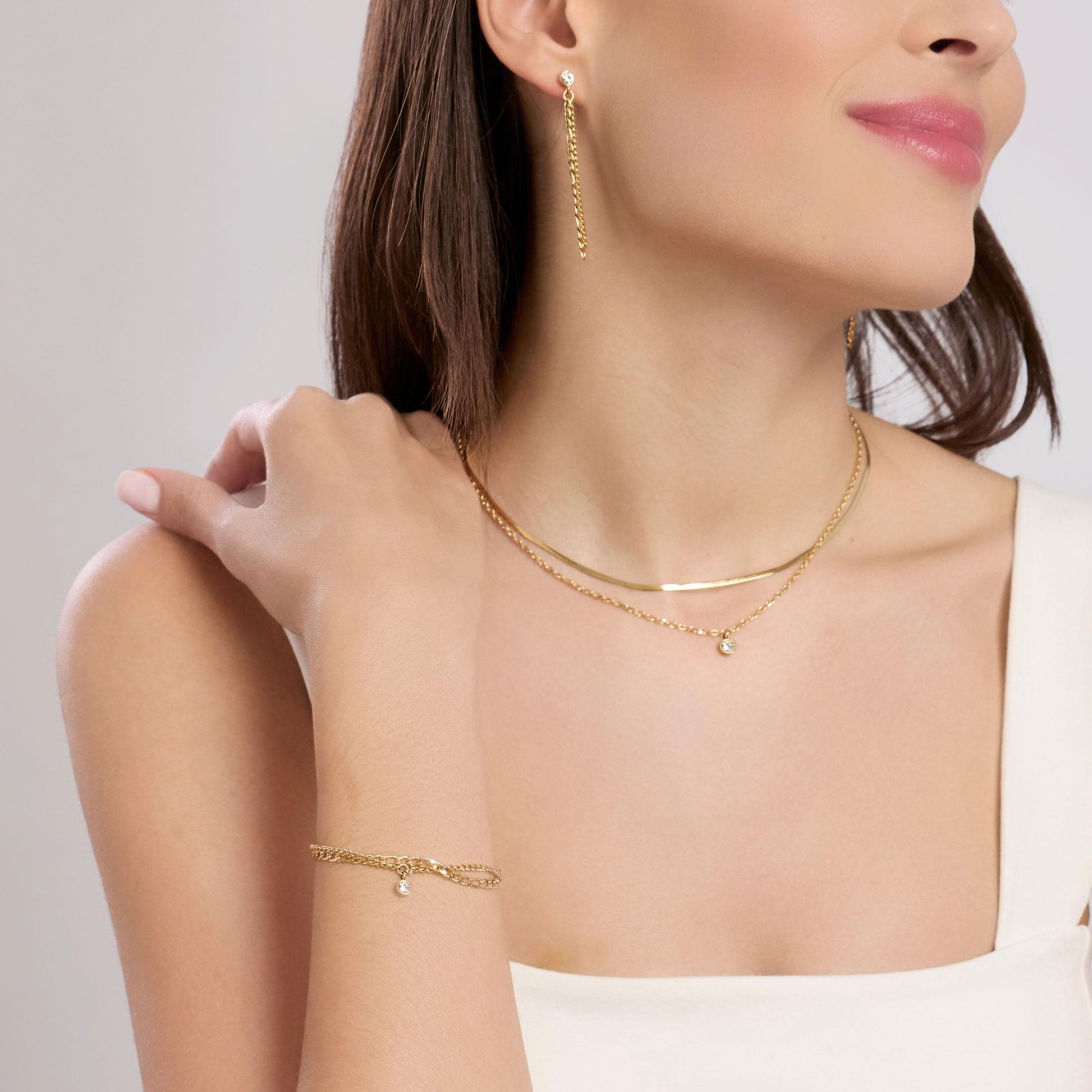 Bracciale Kidult in acciaio silver con sfere di agata bianca naturale alternate lungo la catena - Alfano Gioielli Gioielleria Palermo.