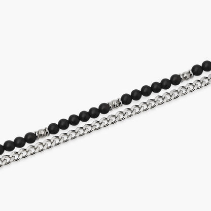 Bracciale a catenina Kidult in acciaio silver con piccole pietre naturali di agata rossa alternate lungo la struttura.