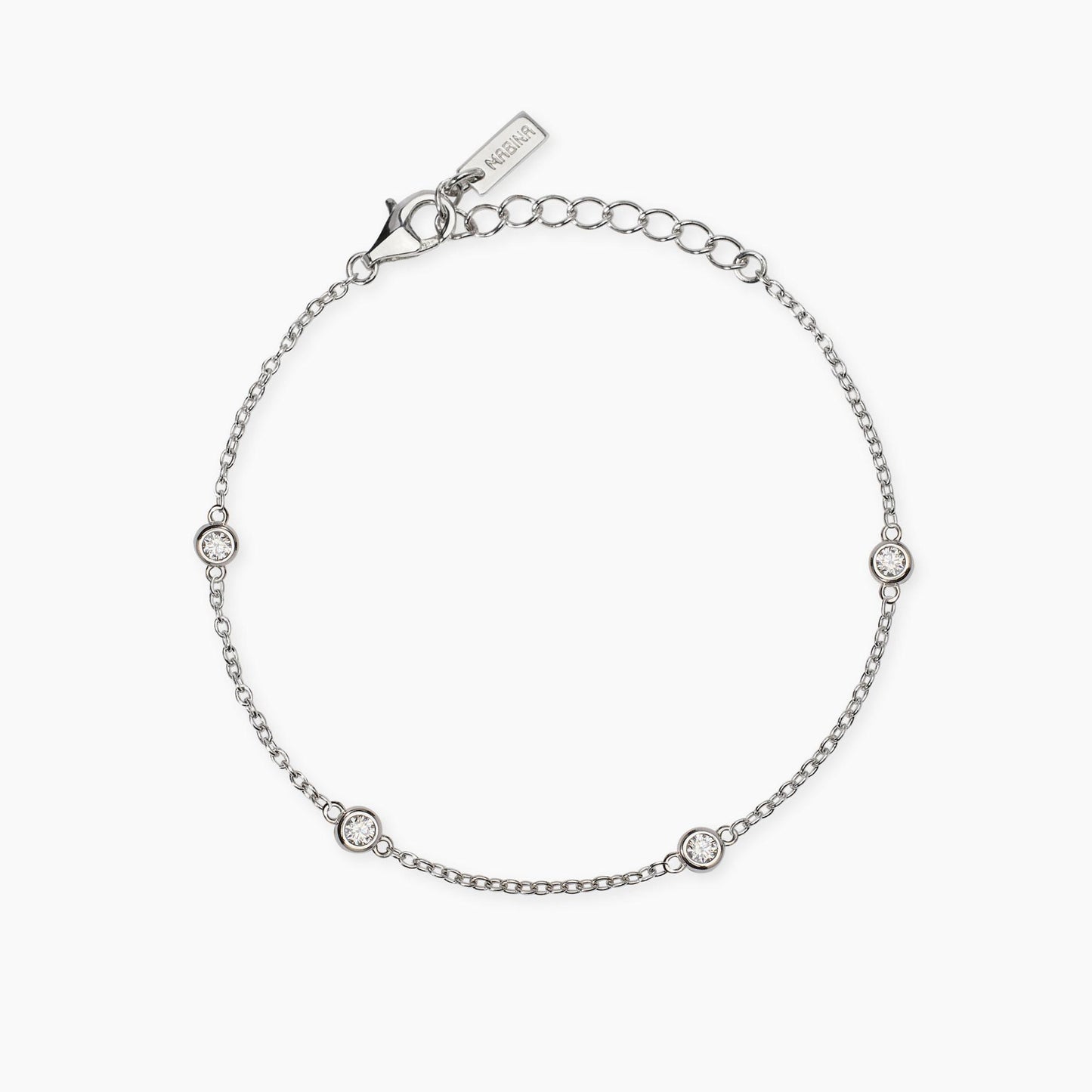 Bracciale Mabina in argento 925 con catena e punto luce centrale diamante lab grown 0,10 carati incastonato a griffe.