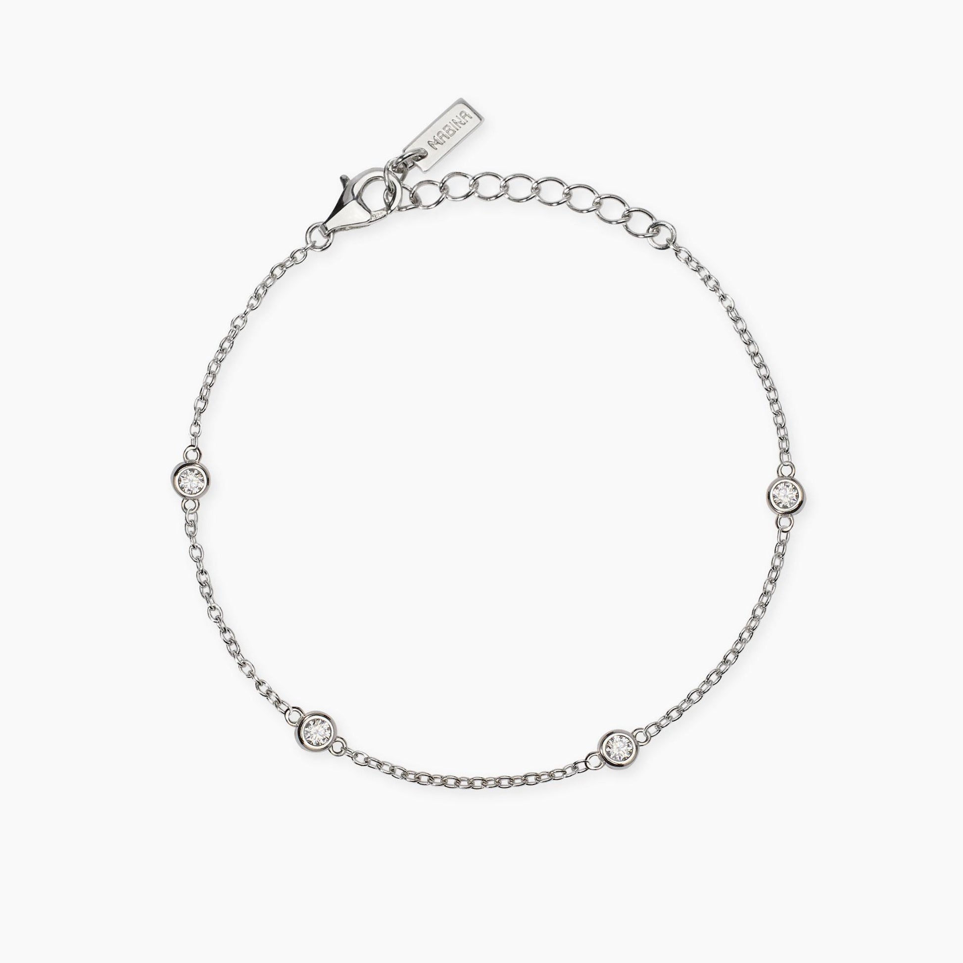 Bracciale Mabina in argento 925 con catena e punto luce centrale diamante lab grown 0,10 carati incastonato a griffe.