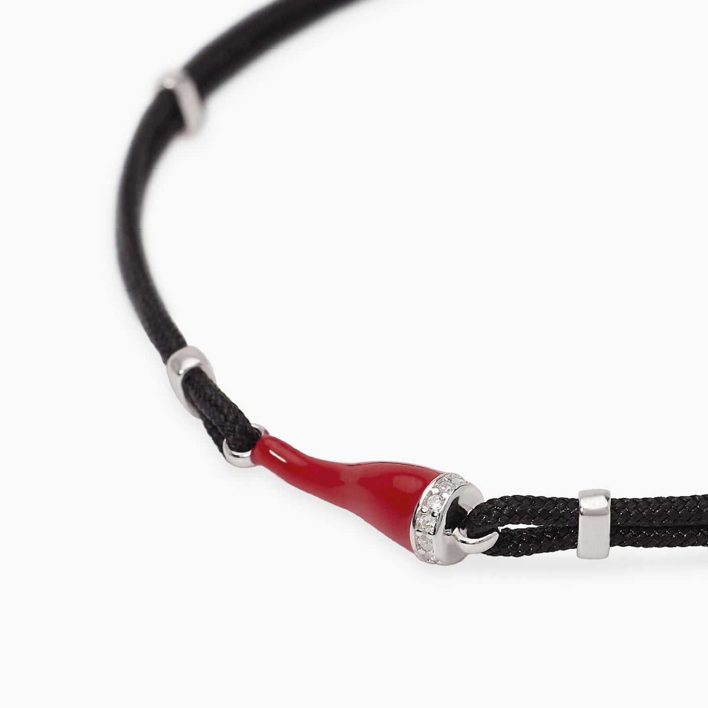 Bracciale Mabina in argento 925 con catena sottile e punto luce diamante lab grown da 0,10 carati taglio brillante.