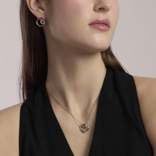 Collana a catenina sottile Kidult in acciaio silver con piccole sfere di agata verde naturale alternate - Alfano Gioielli Gioielleria Palermo.