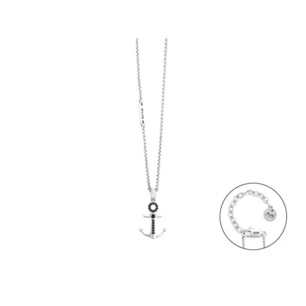 Collana da uomo 4US Cesare Paciotti in acciaio inossidabile con pendente a forma di ancora stilizzata. Il design dell'ancora incorpora l'iconico logo del pugnale del brand.