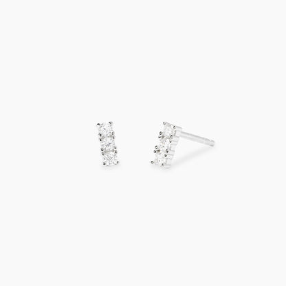 Orecchini a lobo Mabina in argento 925 con punti luce diamanti lab grown 0,05 carati ciascuno (totale 0,10 ct) taglio brillante.