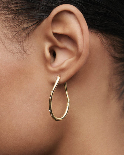 Orecchini a cerchio leggeri e sottili PDPaola Air Hoops in argento dorato 18K finitura lucida - Alfano Gioielli Gioielleria Palermo.