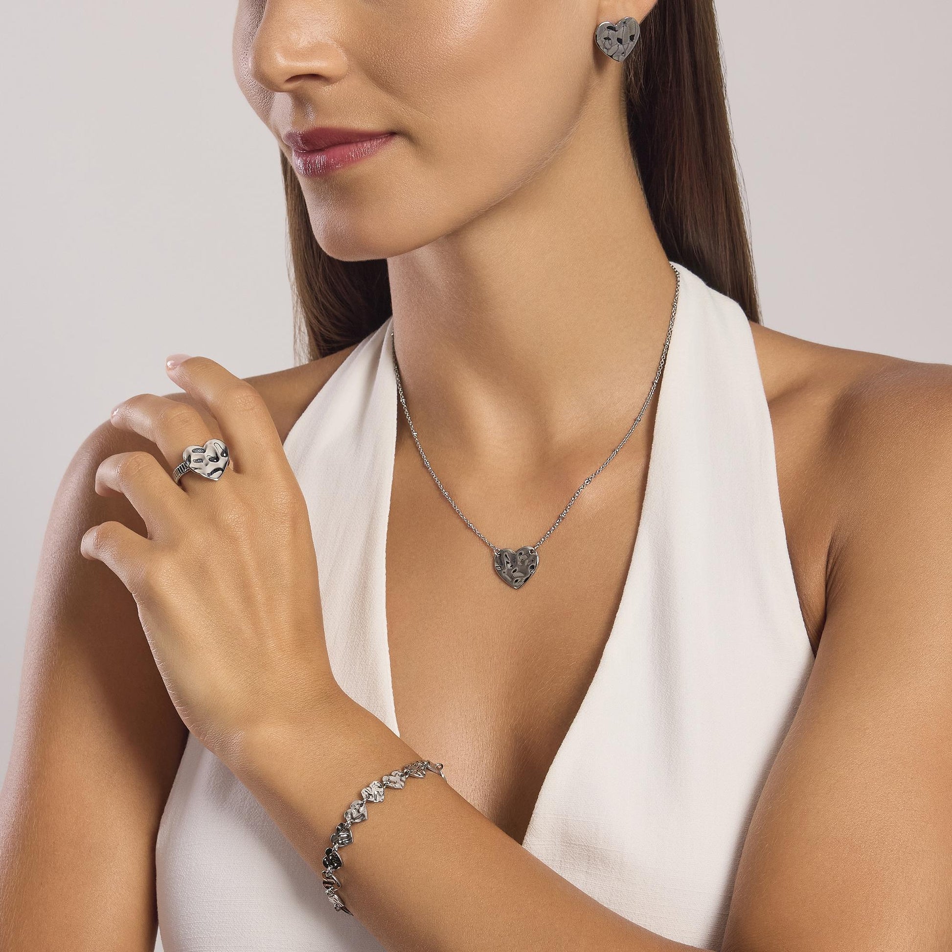 Orecchini a Cuore con Effetto Martellato | Cod. 861008 3