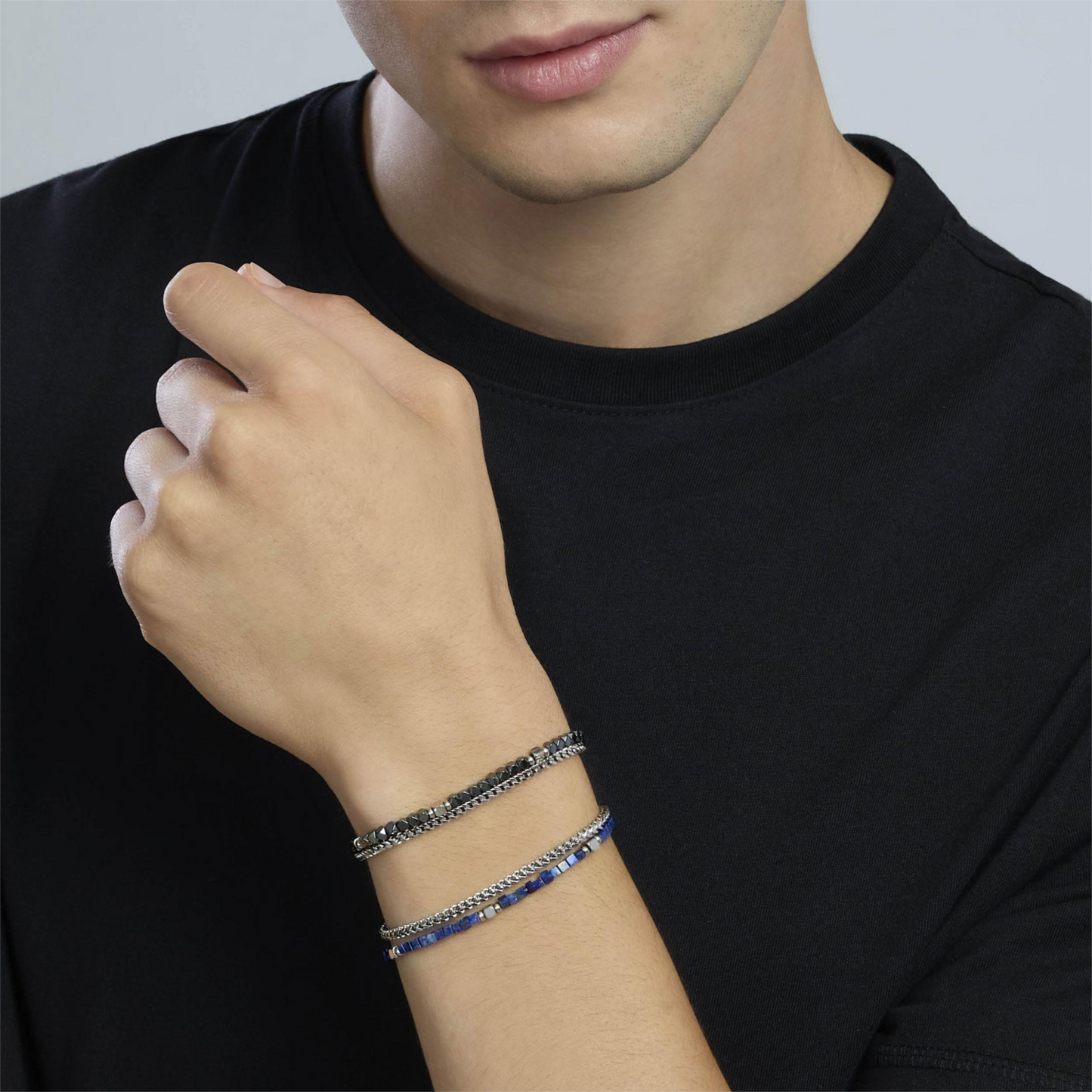 Bracciale uomo Kidult Style 831139 in acciaio 316L con pietre di sodalite blu e cubetti lucidi - Alfano Gioielli Palermo.