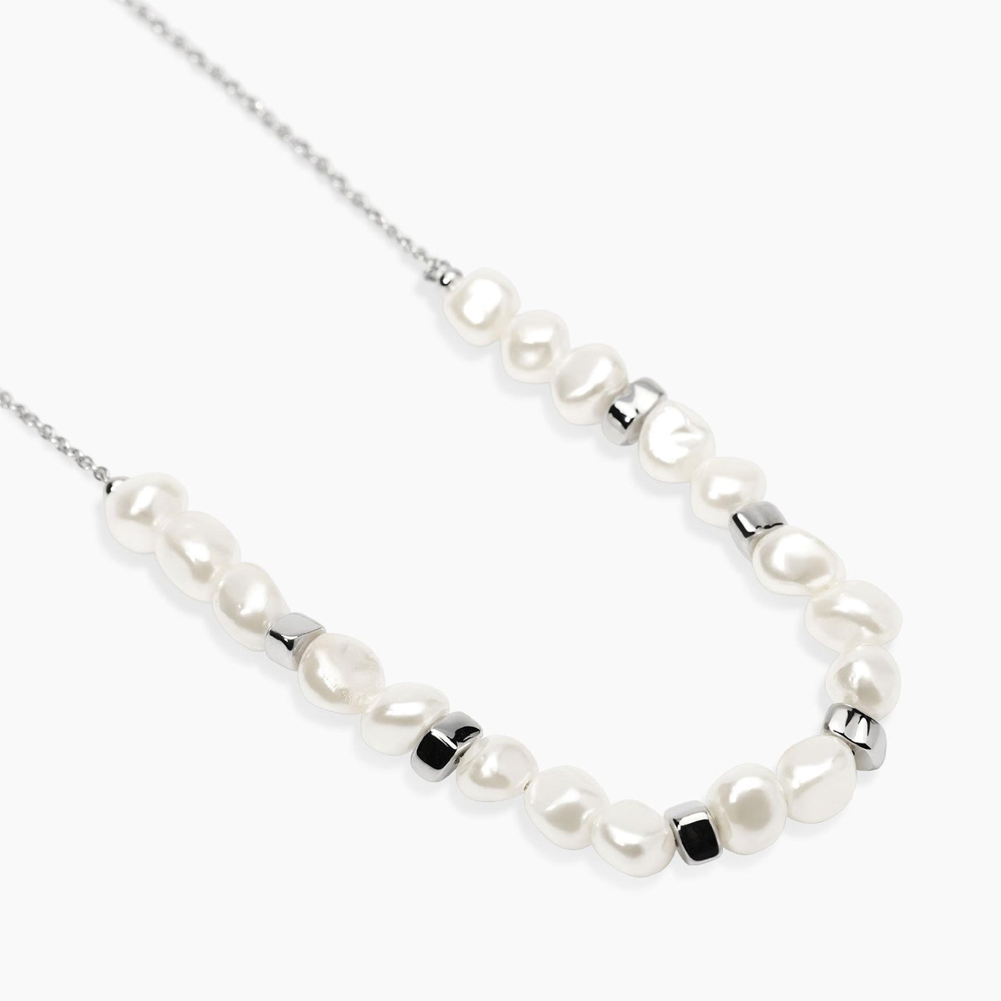 Girocollo Kidult Style 70 851126 in acciaio 316L con perle conchiglia barocche e forme asimmetriche lucide - Alfano Gioielli Palermo.